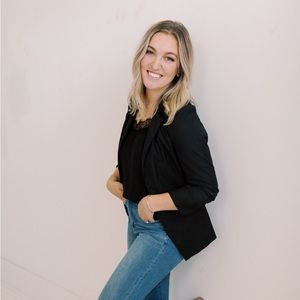 Meet your Posher, Alexis